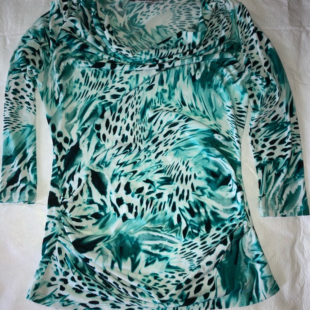 Jennifer López Teal/Green Blouse.